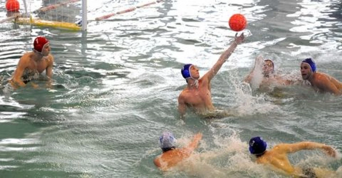 AMEFA ARAD A CEDAT IN AMBELE MECIURI CU SPORTUL, DIN SUPERLIGA DE POLO