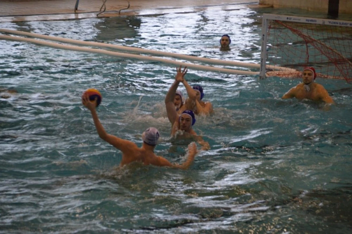 AMEFA și Sportul vor face valuri la bazinul „Delfinul”