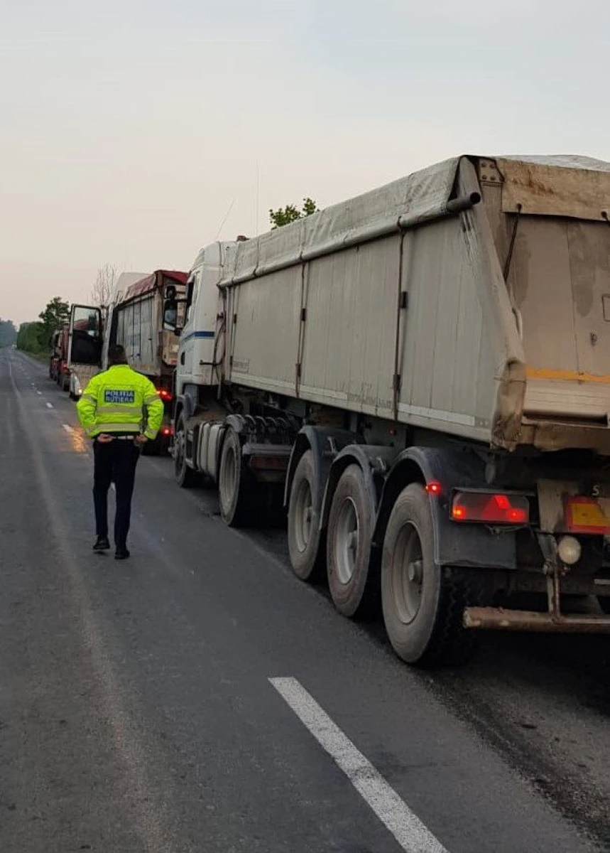 Amenzi de 12.000 lei pentru autocamioanele care depășesc tonajul pe drumurile județului