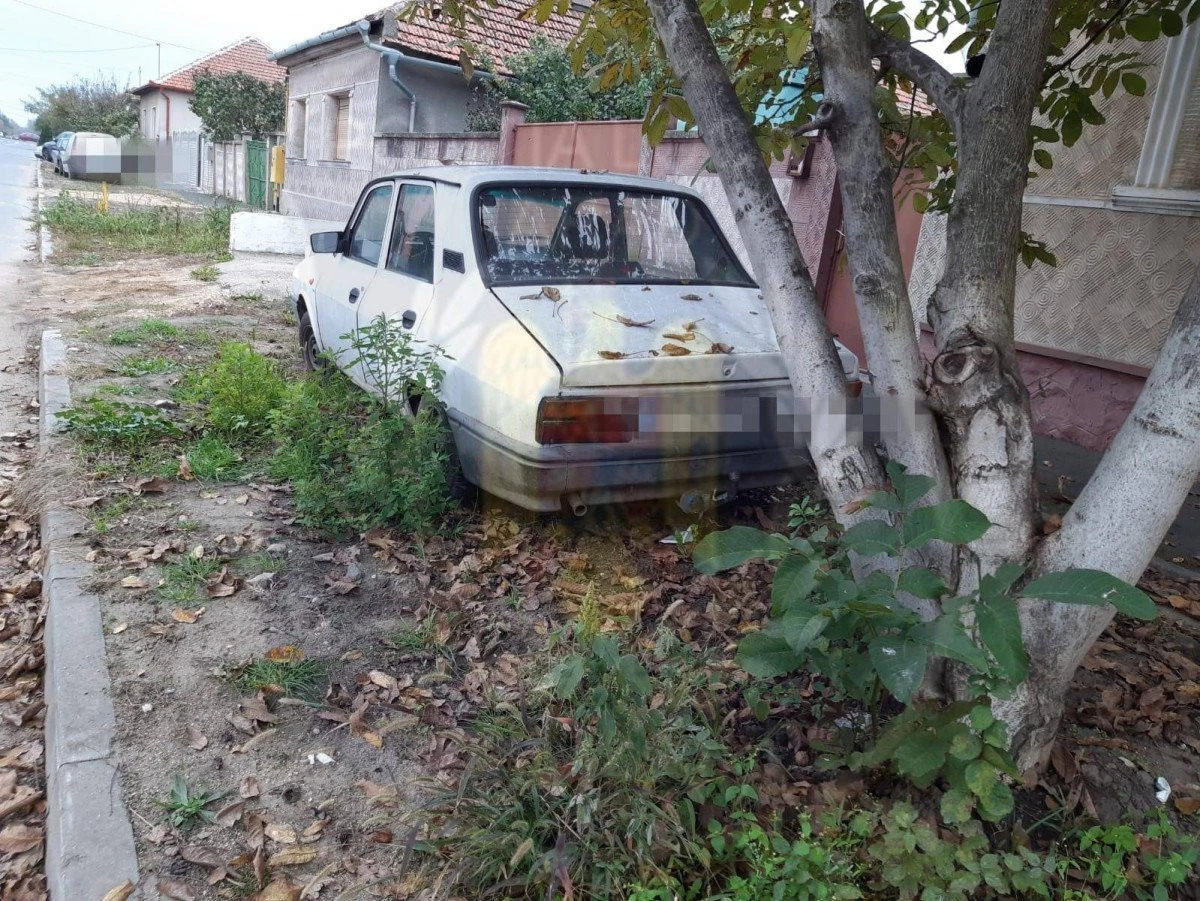 Amenzi pentru cei care abandonează maşini pe spaţiile verzi