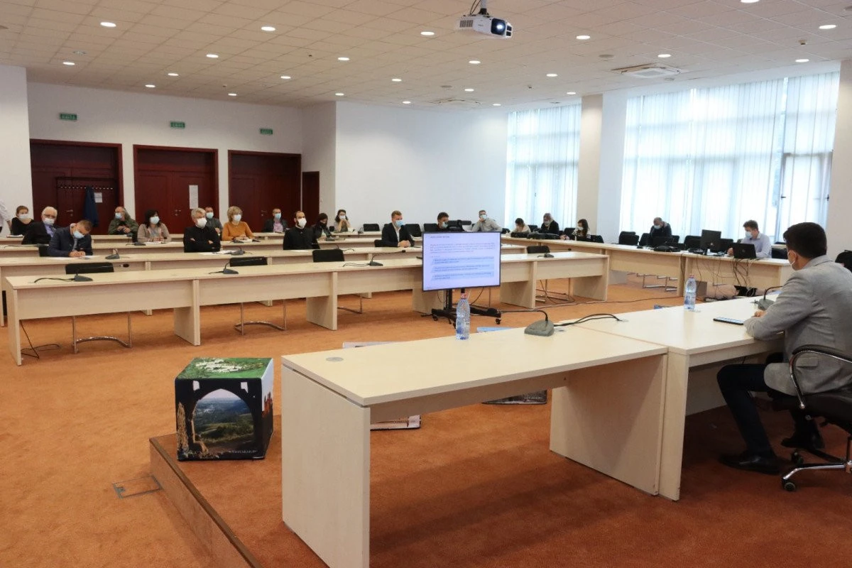 Amplă dezbatere asupra strategiei culturale a județului Arad