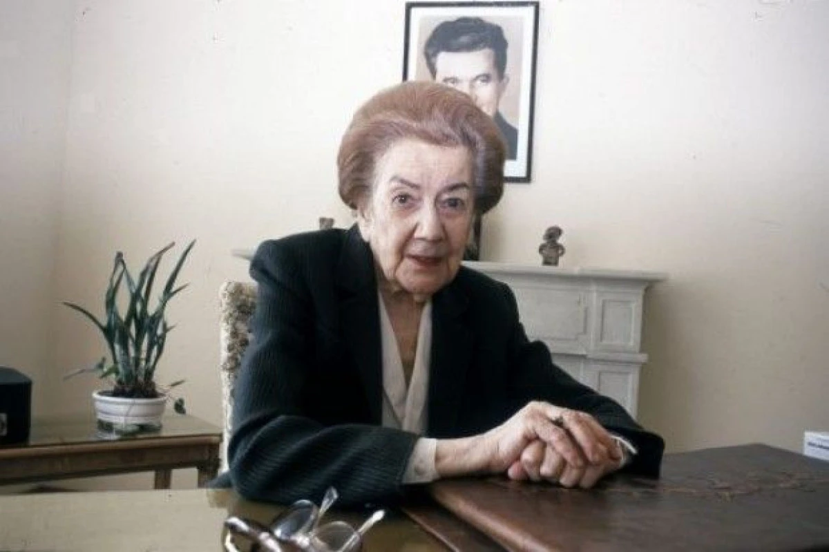 ANA ASLAN INTRE CELE 8 FEMEI CARE AU SCHIMBAT LUMEA
