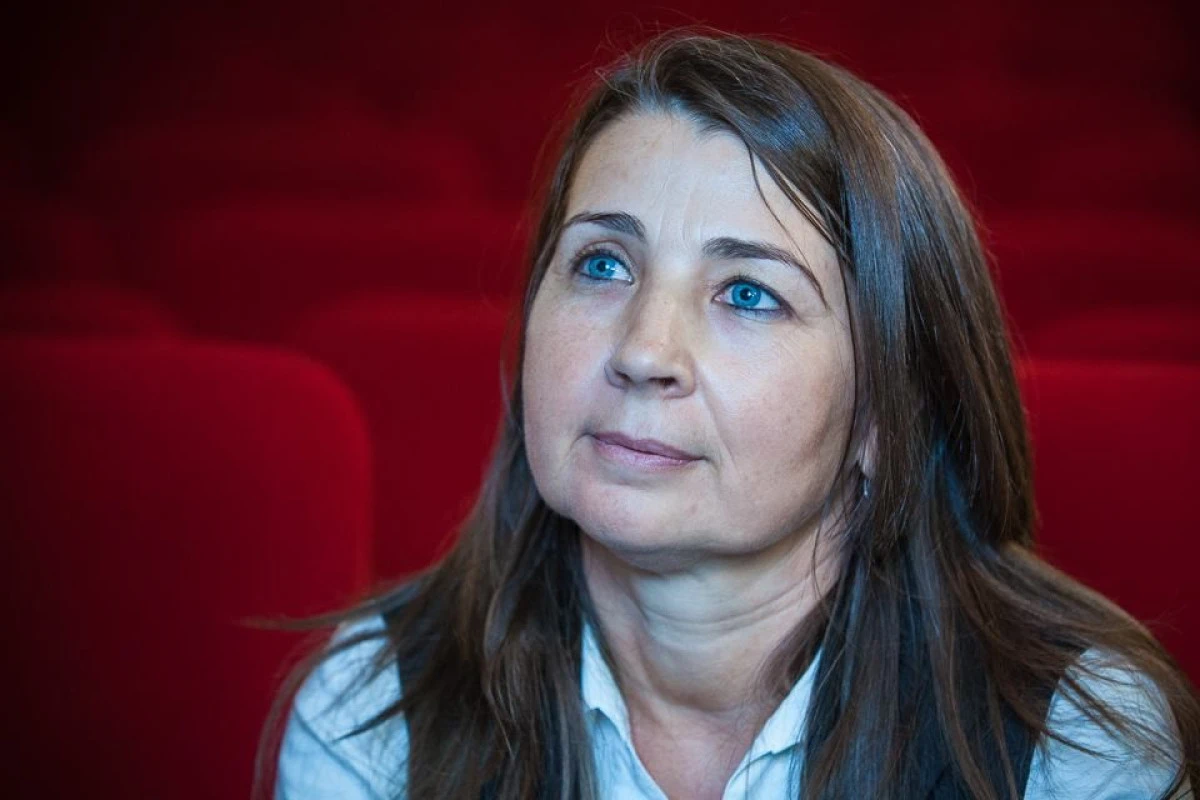 ANCA DAMIAN, DESEMNATĂ REGIZOAREA ANULUI 2015