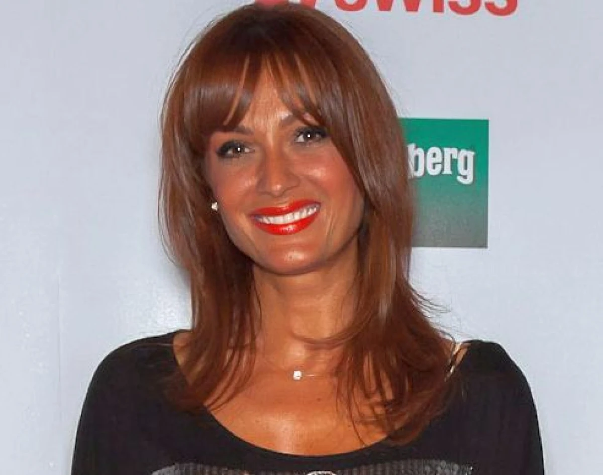 ANCA TURCASIU ARE PROBLEME CU LOOK-UL! LA CE SOLUTIE A RECURS CANTAREATA!