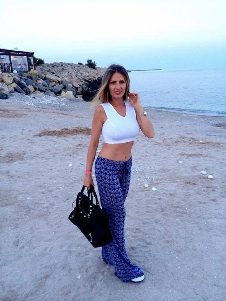 ANDREEA BANICA, „CERTATA“ DIN NOU DE FANI PE FACEBOOK