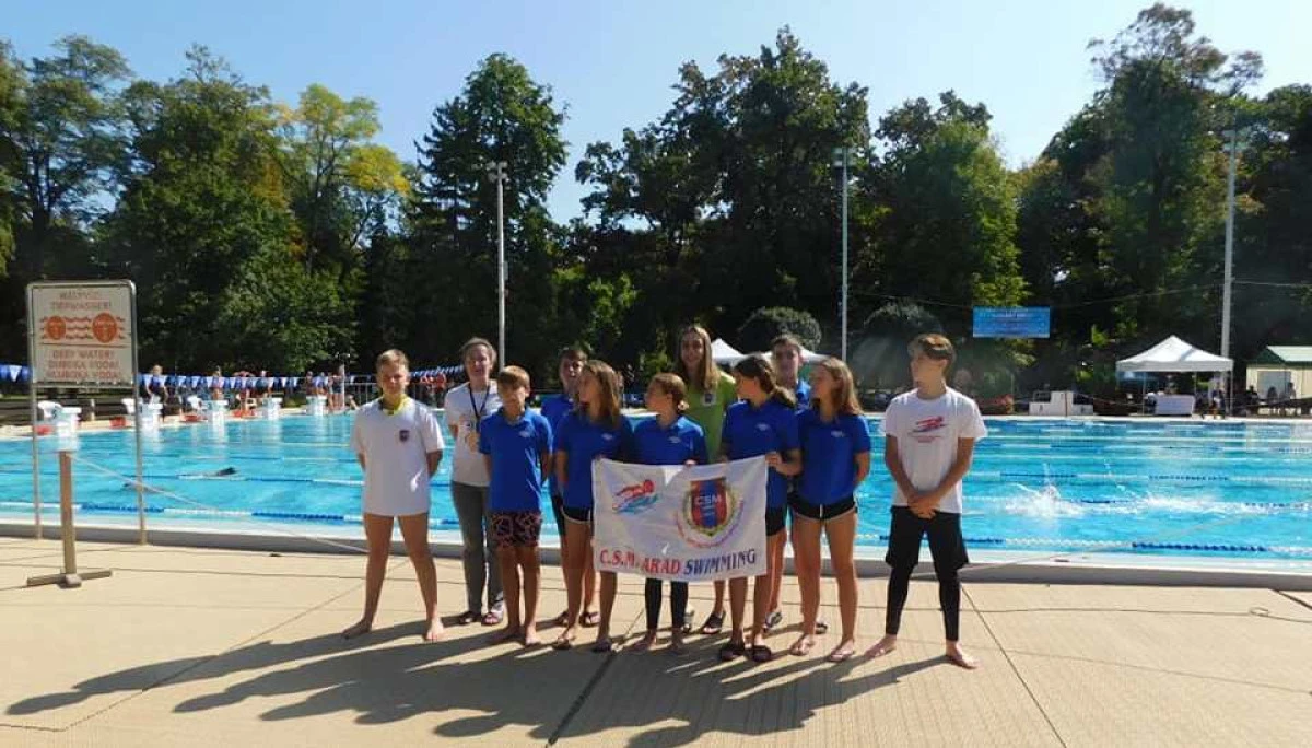 Andreea Popescu s-a remarcat la Văliug şi în Ungaria. Medalii şi pentru alţi înotători arădeni, la Harkany