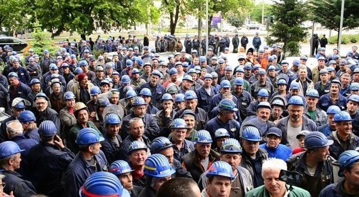 Angajații Astra Rail Arad continuă protestele