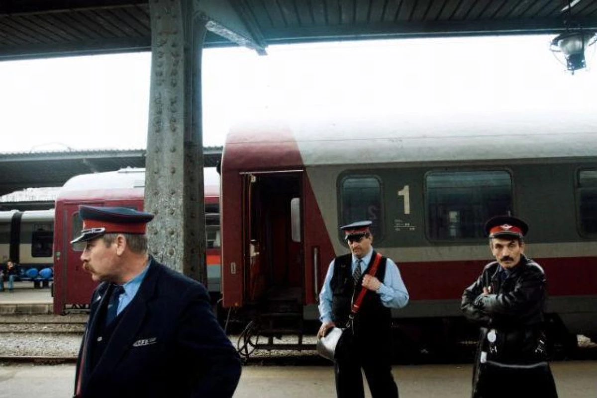Angajații CFR amenință cu greva generală