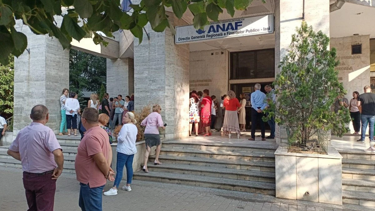Angajaţii din sistemul fiscal anunţă continuarea protestelor la nivel naţional