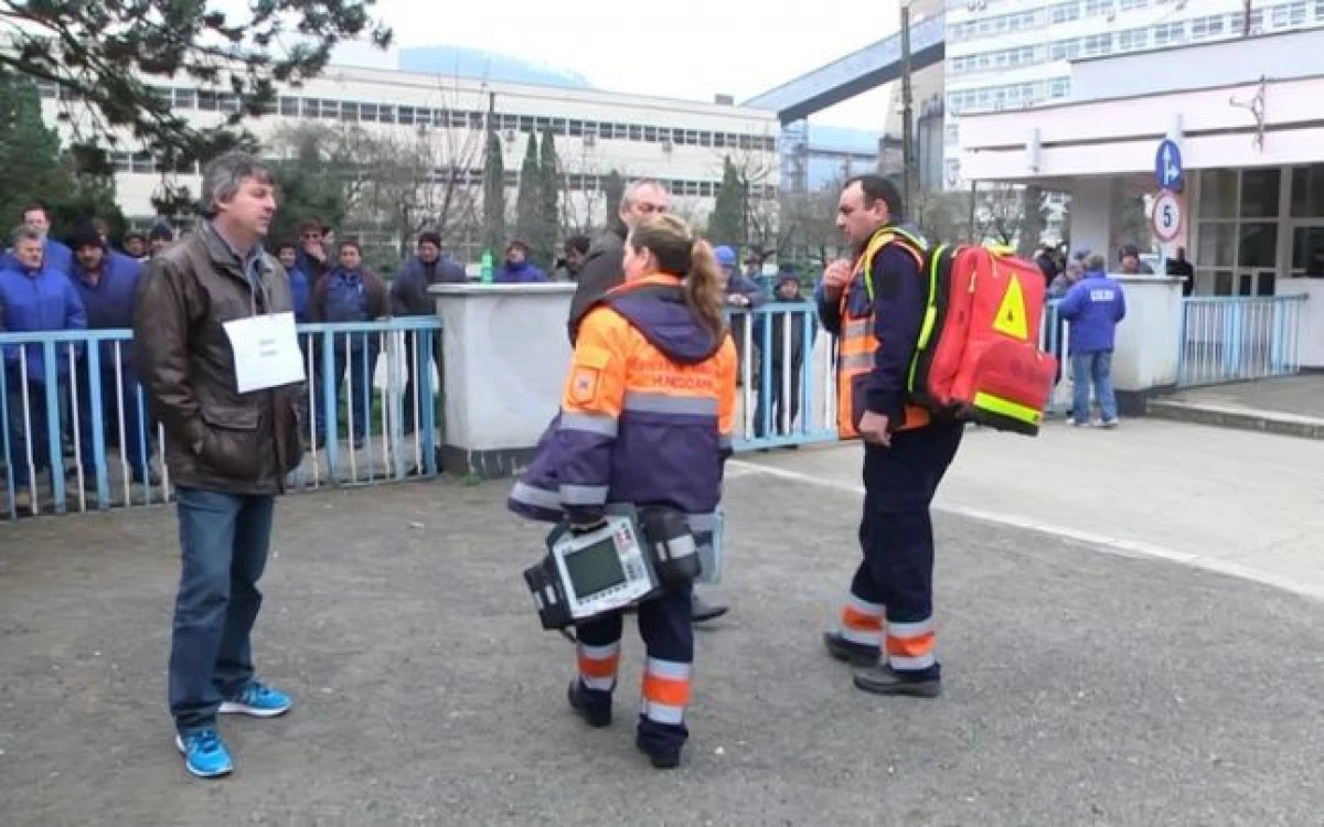 ANGAJATII TERMOCENTRALEI MINTIA, INTRATI IN GREVA FOAMEI, SOLICITA DEMISIA CONDUCERII