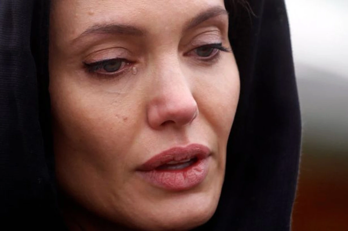 Angelina Jolie, la un pas de moarte din cauza dietei vegetariene