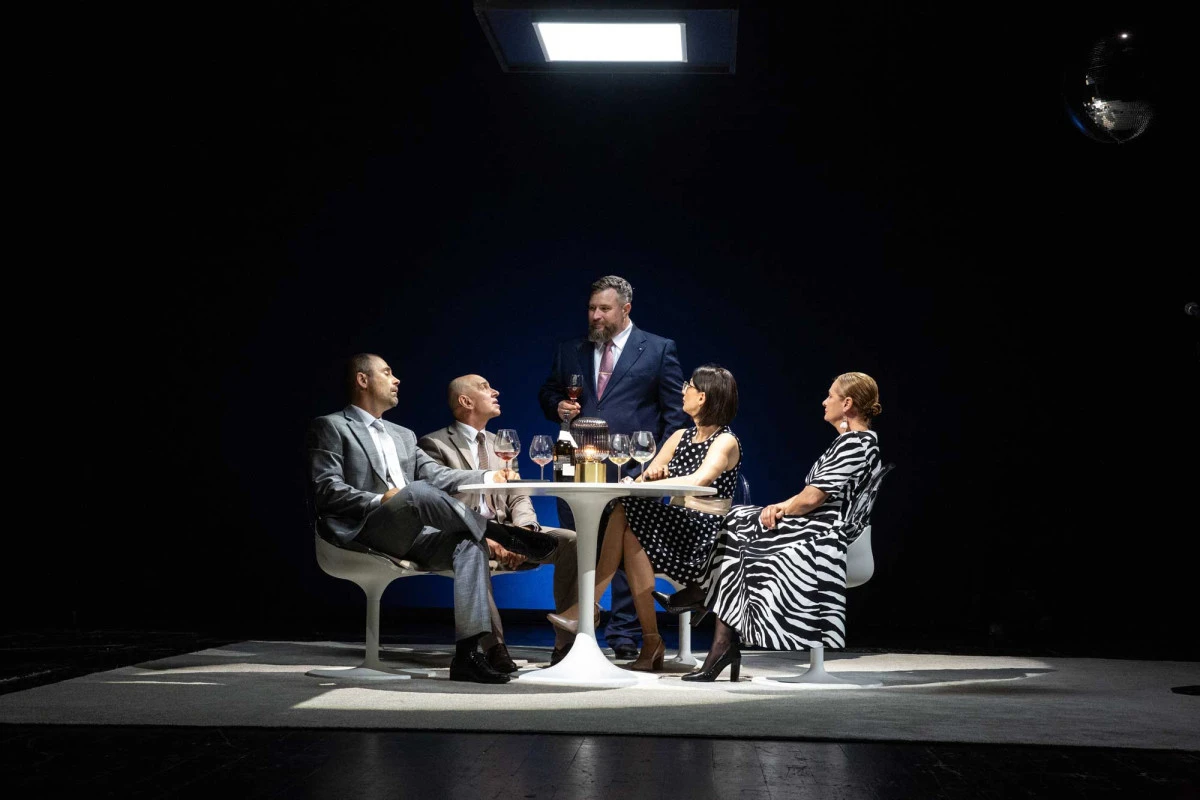 „Aniversare”, spectacolul Teatrului „Ioan Slavici” - sold-out la Festivalul Internațional de la Sibiu