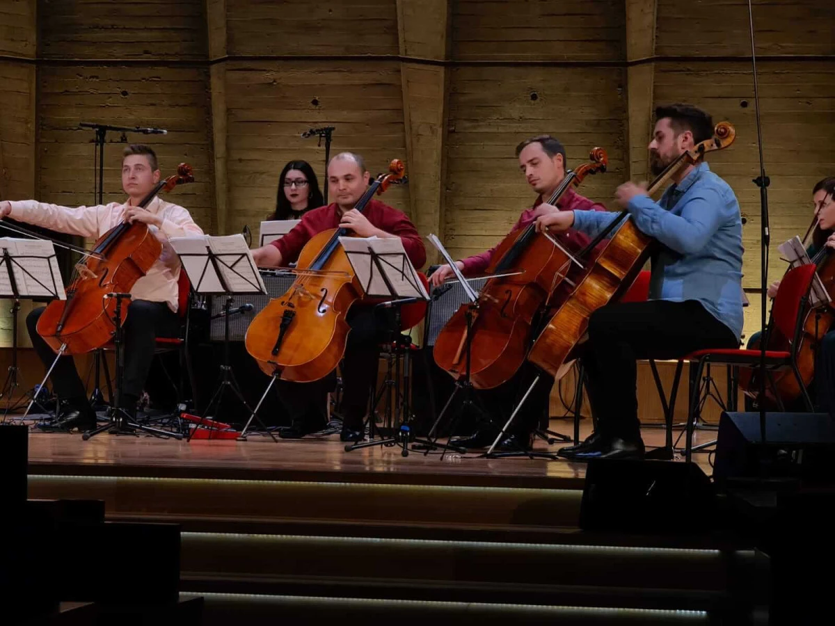 Ansamblul „Violoncellissimo“ aduce Turneul Național „Clasic la puterea a treia-Euforica“ la Arad