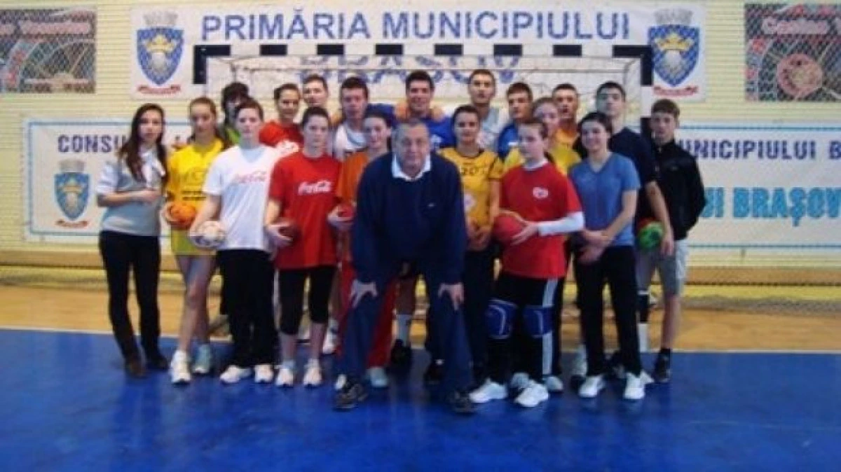 ANTRENOR DE HANDBAL, ARESTAT PREVENTIV PENTRU CA AR FI VIOLAT SAPTE SPORTIVE MINORE