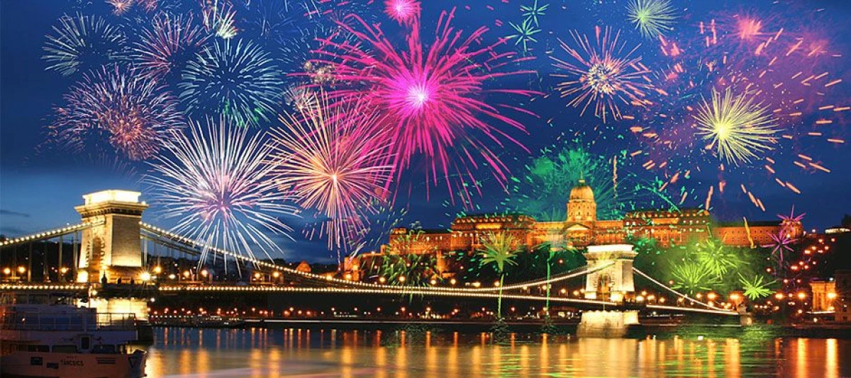 Anul Nou 2026. Mesaje și urări de Revelion pentru familie, prieteni și colegi