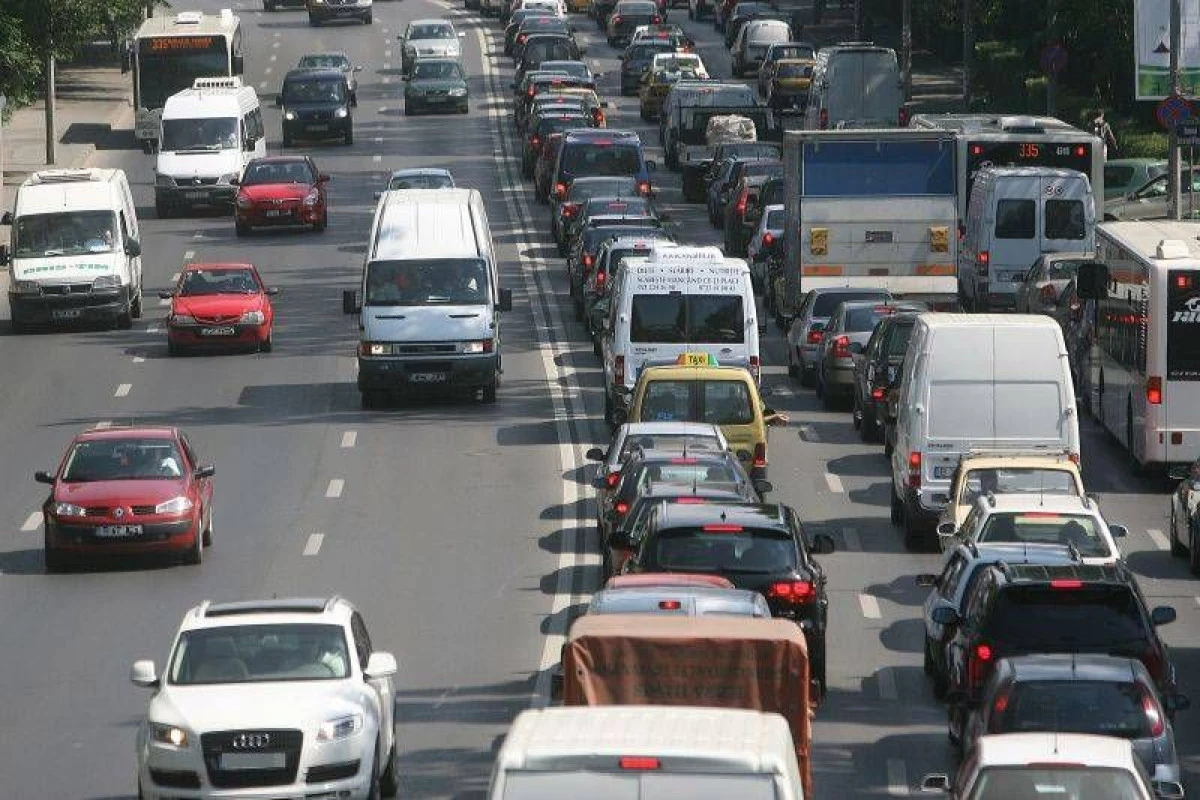 APIA: 52 DE AUTOVEHICULE VERZI CIRCULA, IN PREZENT, PE SOSELELE DIN ROMANIA