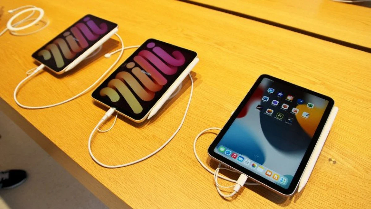 Apple reduce producţia de iPad-uri pentru a folosi cipurile la telefoanele iPhone 13
