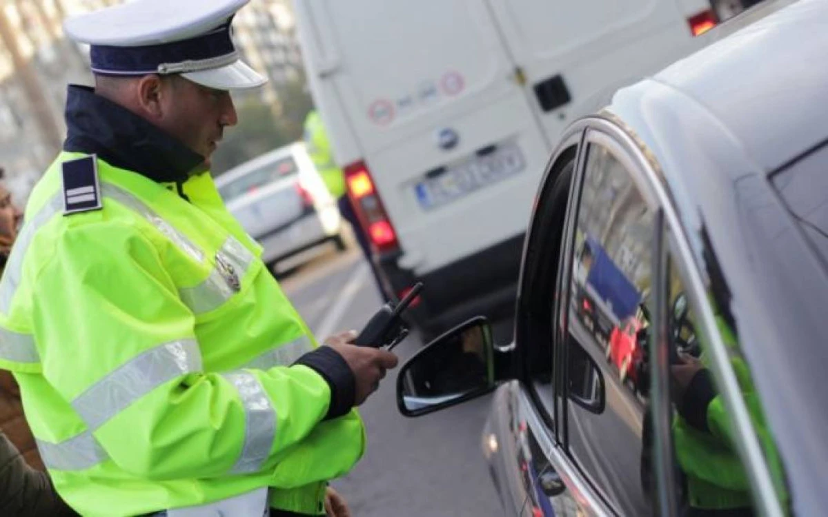 Aproape 3 ani de închisoare pentru o femeie care a circulat fără permis