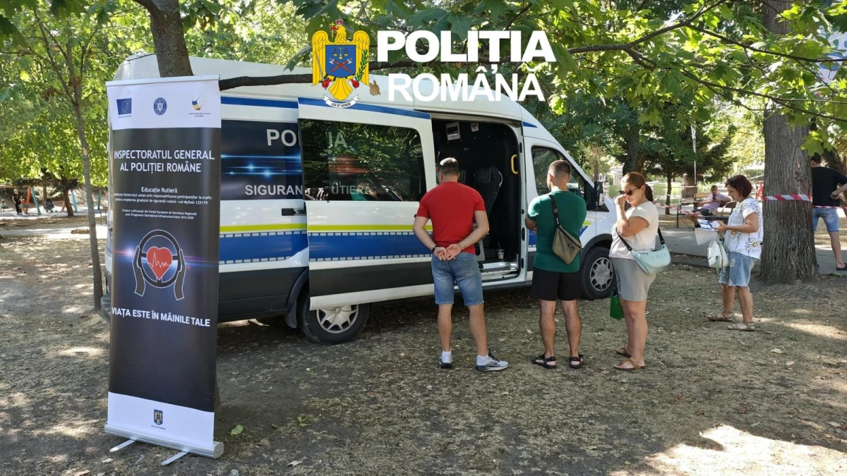 Aproape 300 de copii și adulți, informați de polițiști despre siguranța în școală și în trafic