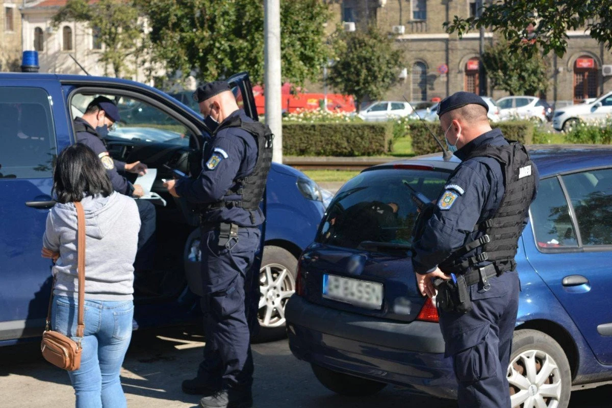 Aproape 400 de amenzi date de jandarmi pentru nepurtarea măştii