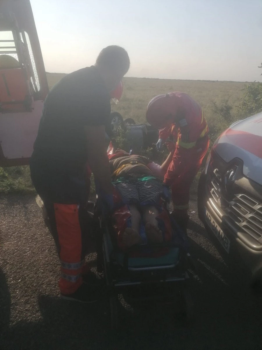 Aproape de comă alcoolică, un tânăr s-a răsturnat cu mașina în șanț, între Șicula și Seleuș