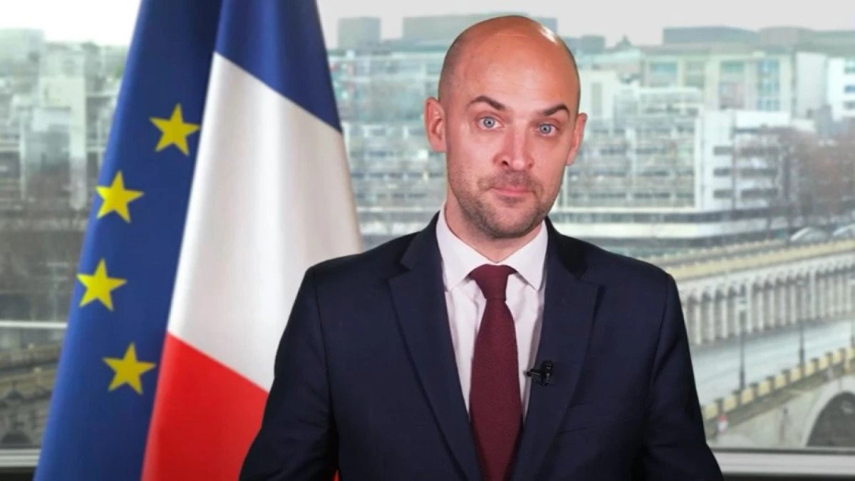 Aproximativ 3.000 de francezi au părăsit Libanul, potrivit şefului diplomaţiei franceze