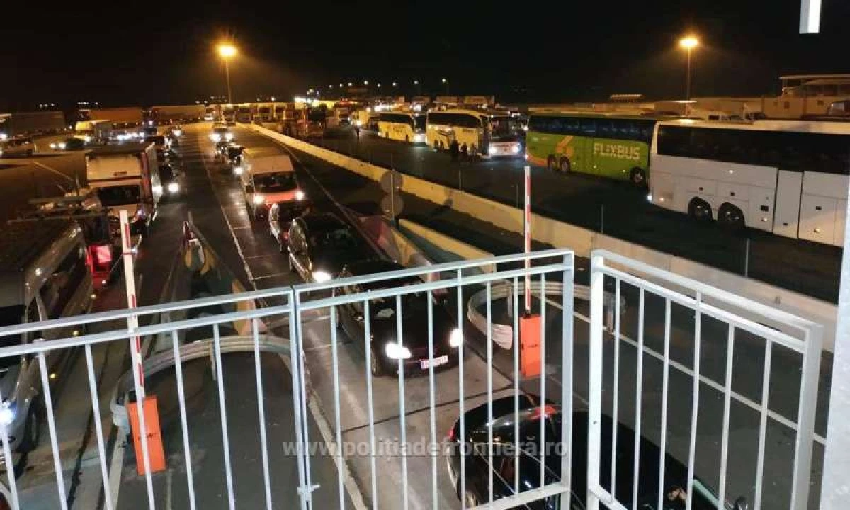 Aproximativ 3000 de persoane au intrat în țară, în câteva ore, prin PTF Nădlac II