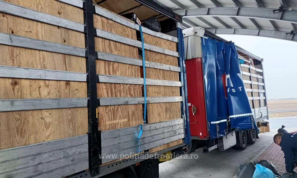 Aproximativ 33 tone deşeuri oprite la intrarea în țară, la frontiera cu Ungaria