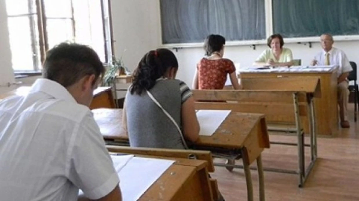 Aproximativ 500 de profesori arădeni au susținut examenul de titularizare