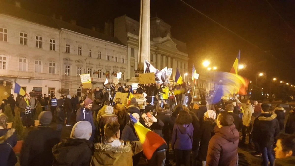 Aproximativ 5000 de arădeni au ieșit în stradă, în a patra zi de proteste