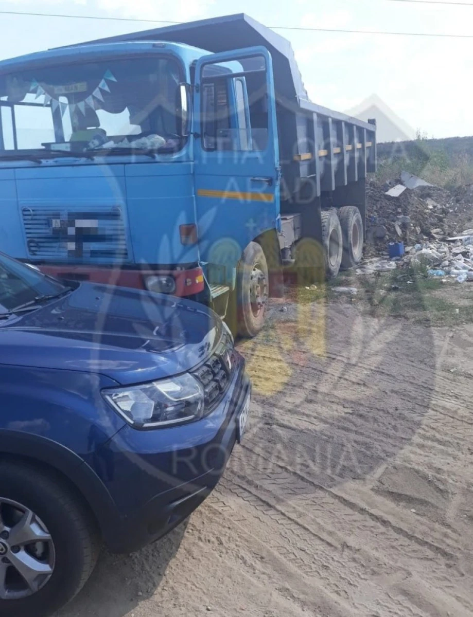Arădean de 63 de ani, prins în timp ce arunca moloz pe șoseaua de centură