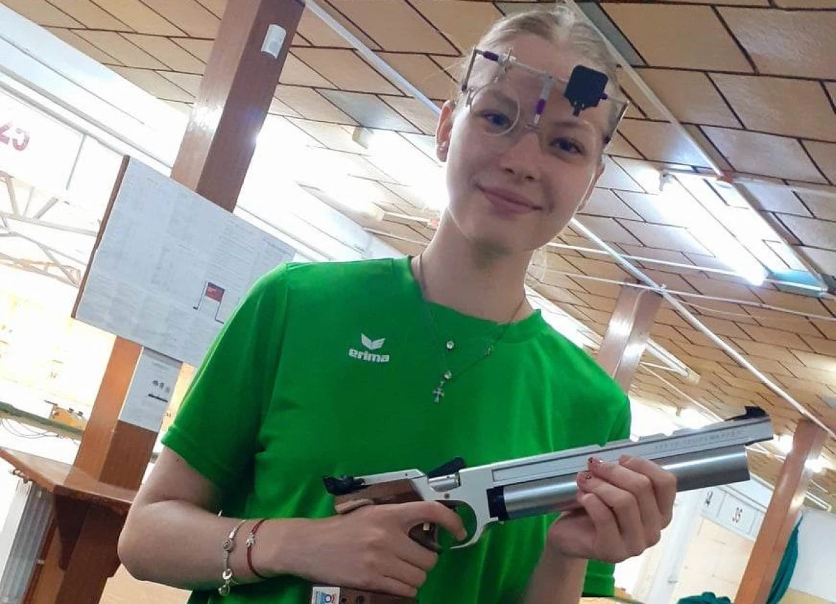 Arădeanca Andreea Brie s-a remarcat la Internaționalele de tir ale României, de la Iași!