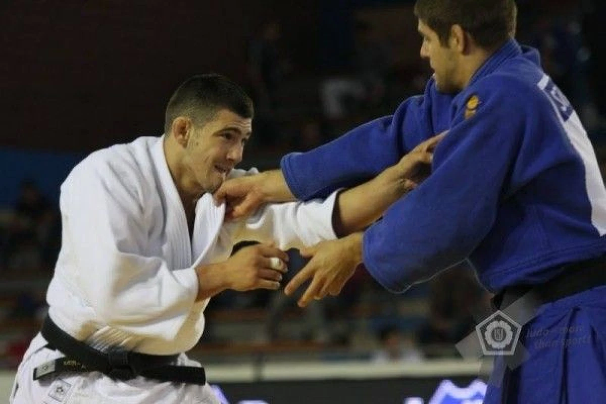 ARADEANUL CRISTIAN BODIRLAU A CUCERIT AURUL LA CUPA EUROPEI DE JUDO