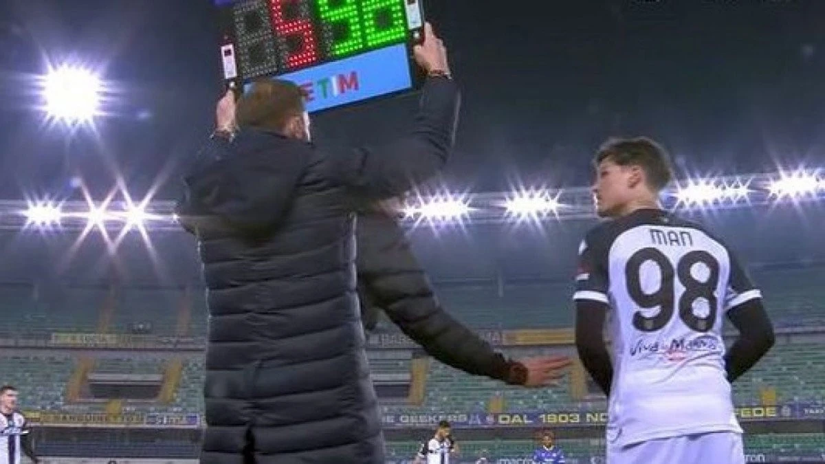 Arădeanul Dennis Man, tot pe sec şi după al treilea meci la Parma