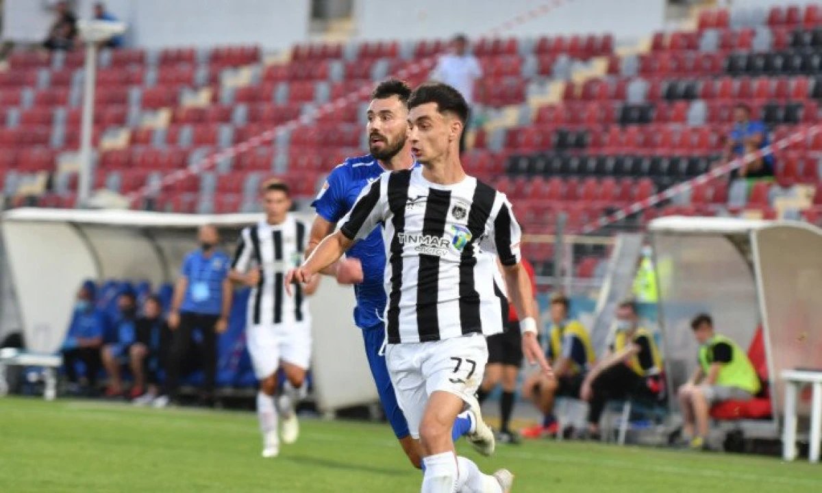 Arădeanul Stahl, la a doua reuşită în Liga 1, FCSB câştigă derby-ul din "Ştefan cel Mare"