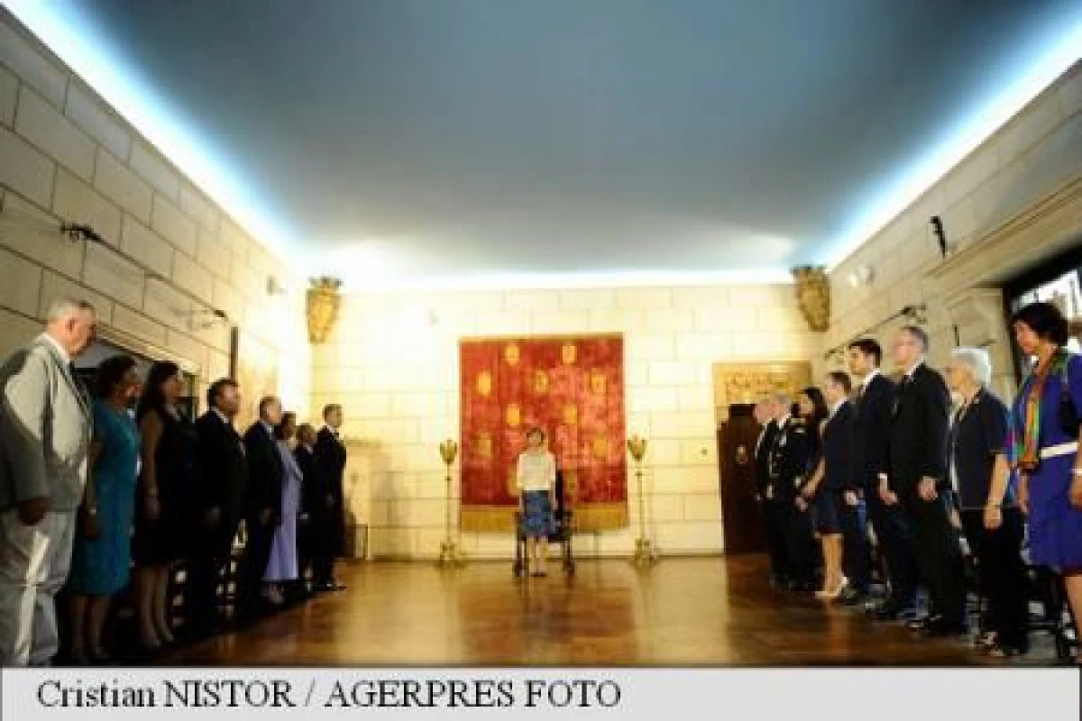 ARADEANUL STEFAN HELL A FOST DECORAT CU ORDINUL COROANA ROMANIEI IN GRAD DE COMANDOR