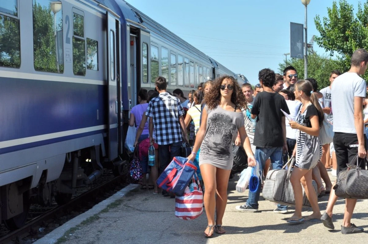 Arădenii au la dispoziție, începând de astăzi, trenuri directe spre litoralul românesc