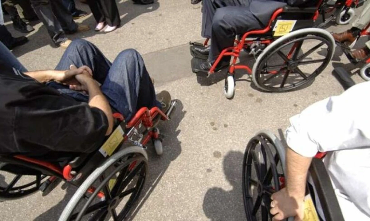 Arădenii încadraţi în grad de handicap cărora le-au expirat certificatele trebuie să le reevalueze în termen de 90 de zile, ca urmare a încetării stării de alertă