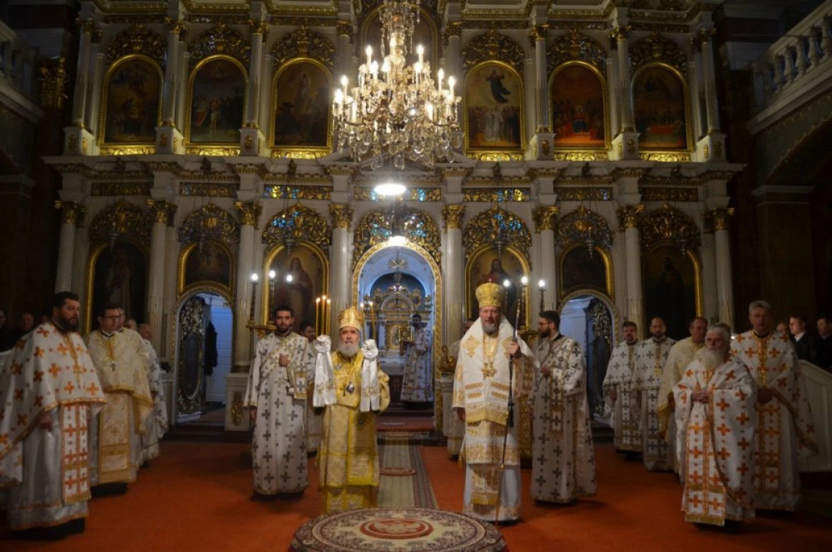 Arădenii l-au sărbătorit pe Arhiepiscopul Timotei, la 35 de ani de arhipăstorire la Arad