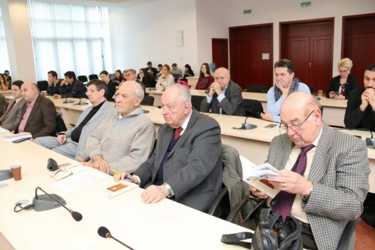 Aradul a deschis Anul Centenar cu o conferință, premieri și un spectacol de gală dedicat Micii Uniri