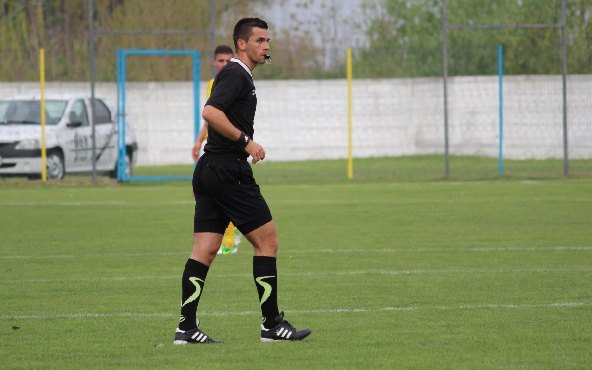 Aradul dă încă un arbitru central în Liga 1: Mircea Ardelean va debuta, vineri, pe prima scenă!