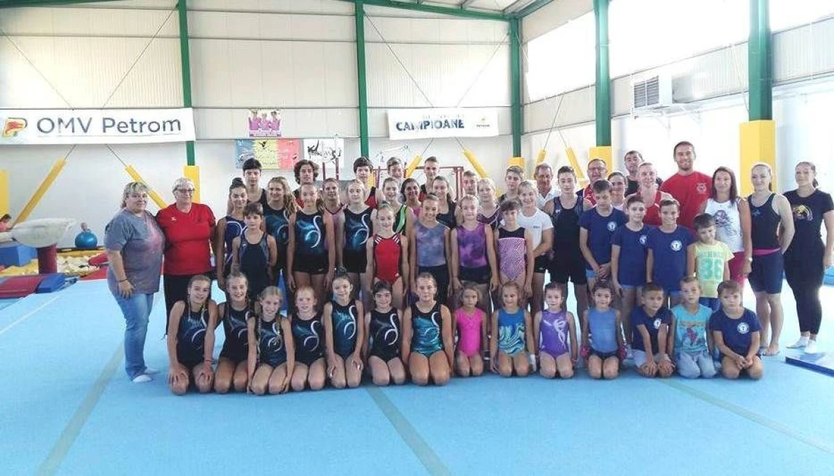 ARADUL E GAZDA UNUI SCHIMB DE EXPERIENŢĂ ÎN GIMNASTICĂ (FOTO)