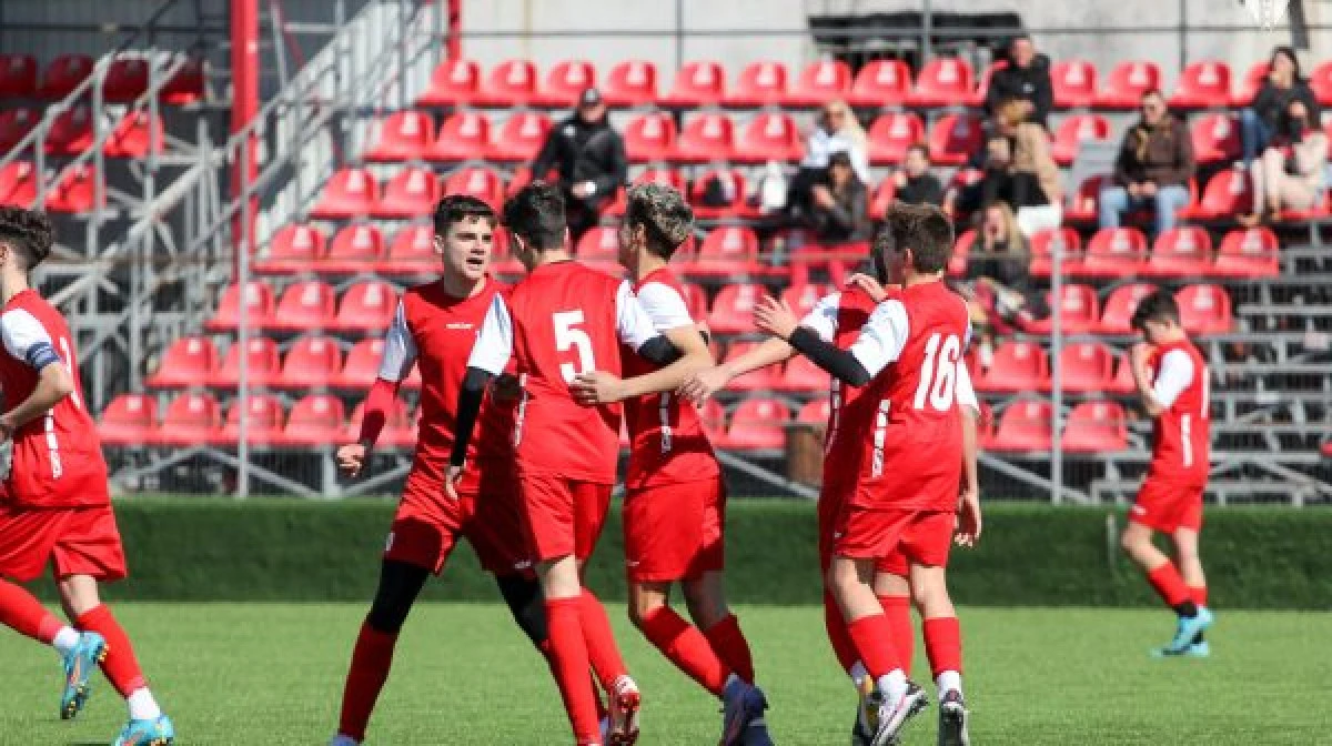 Aradul fotbalistic dă două campioane în sezonul regulat al Ligii Elitelor U15