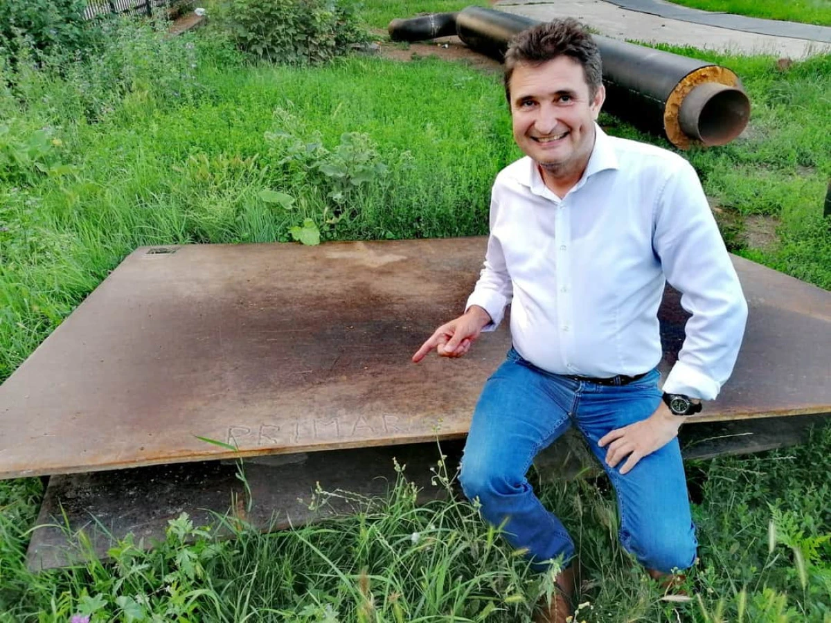 Aradul lui Bibart, orașul în care incompetența și hoția se "pedepsesc" cu titluri onorifice