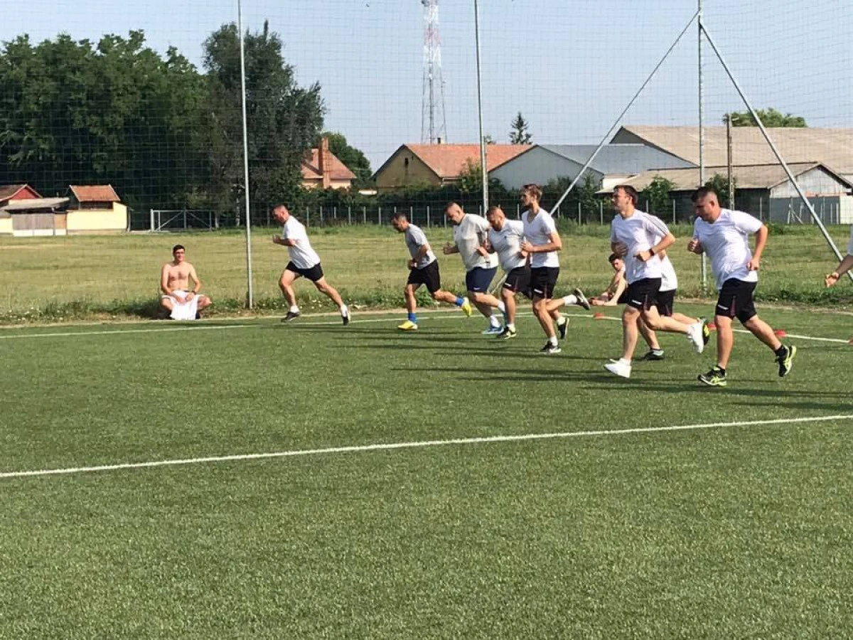 Arbitrii arădeni au fost testaţi şi perfecţionaţi în Ungaria