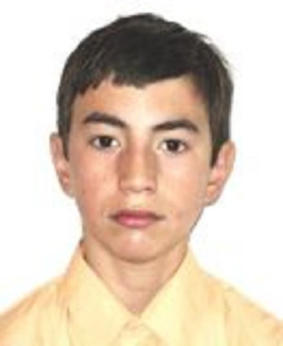 Are 17 ani și de două luni a dispărut de acasă! Dacă îl vedeți, sunați la 112!