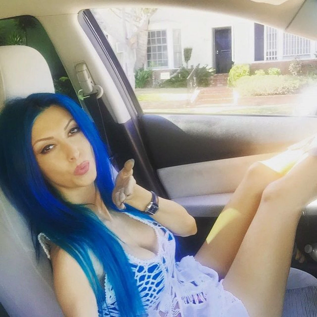 ARE PARUL ALBASTRU, IAR ADMIRATOARELE SUNT INNEBUNITE! ANDREEA BALAN A DEZVALUIT SECRETUL NOULUI SAU LOOK
