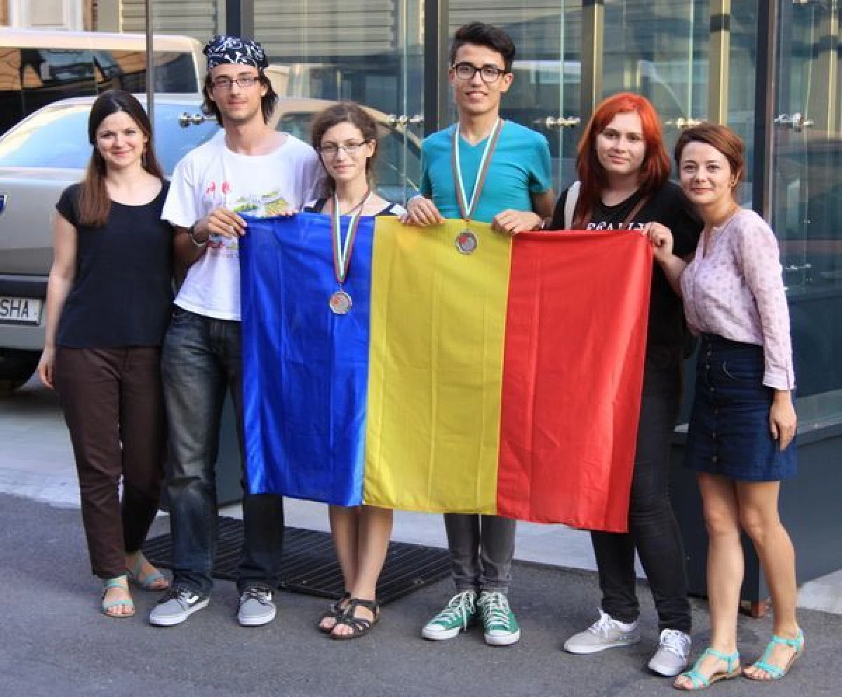 ARGINT ȘI BRONZ PENTRU ROMÂNIA, LA OLIMPIADA INTERNAȚIONALĂ DE LINGVISTICĂ