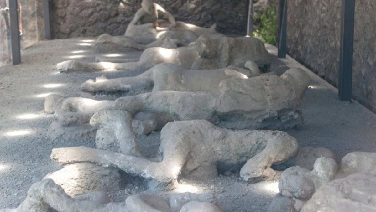 Arheologii au descoperit rămășițele a doi bărbați care au murit în erupția vulcanică ce a distrus vechiul oraș roman Pompei