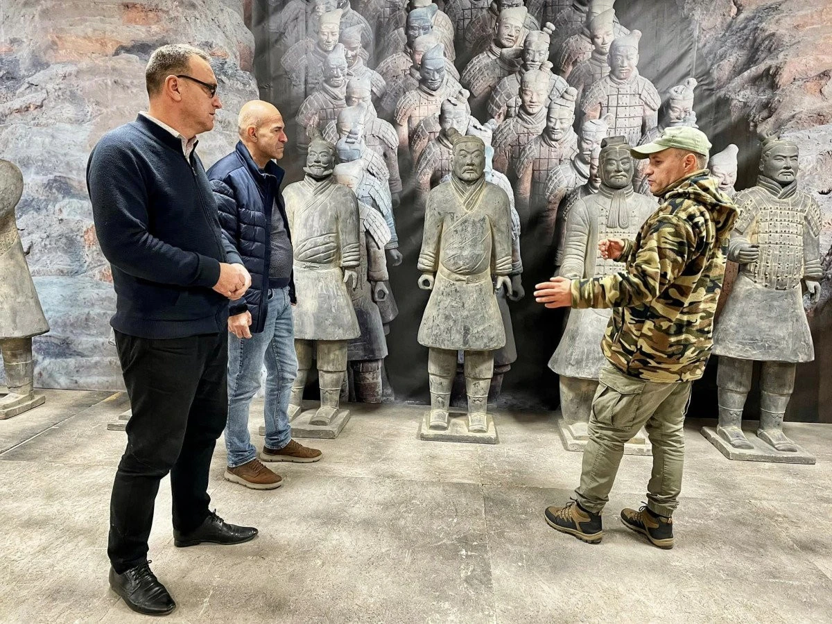 ''Armata de teracotă'' a primului împărat chinez, expusă până în primăvară la Muzeul din Arad